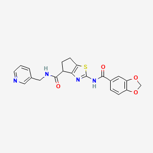 molecular formula C21H18N4O4S B2828979 2-(benzo[d][1,3]dioxole-5-carboxamido)-N-(pyridin-3-ylmethyl)-5,6-dihydro-4H-cyclopenta[d]thiazole-4-carboxamide CAS No. 955759-50-9
