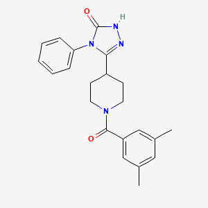 molecular formula C22H24N4O2 B2829403 5-[1-(3,5-dimethylbenzoyl)piperidin-4-yl]-4-phenyl-2,4-dihydro-3H-1,2,4-triazol-3-one CAS No. 1775500-62-3