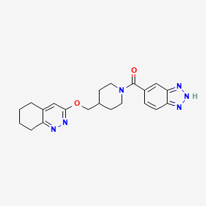 molecular formula C21H24N6O2 B2829474 (1H-benzo[d][1,2,3]triazol-5-yl)(4-(((5,6,7,8-tetrahydrocinnolin-3-yl)oxy)methyl)piperidin-1-yl)methanone CAS No. 2320214-99-9