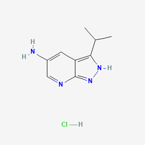 molecular formula C9H13ClN4 B2829608 3-Propan-2-yl-1H-pyrazolo[3,4-b]pyridin-5-amine hydrochloride CAS No. 2251054-27-8
