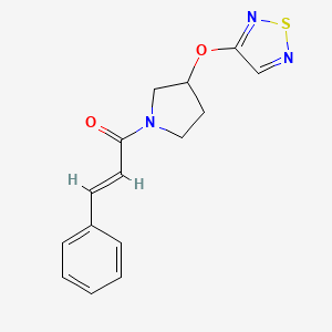 molecular formula C15H15N3O2S B2829828 (2E)-3-phenyl-1-[3-(1,2,5-thiadiazol-3-yloxy)pyrrolidin-1-yl]prop-2-en-1-one CAS No. 2097939-76-7