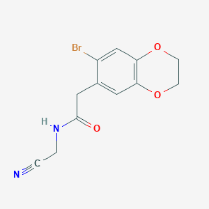 molecular formula C12H11BrN2O3 B2830730 2-(7-bromo-2,3-dihydro-1,4-benzodioxin-6-yl)-N-(cyanomethyl)acetamide CAS No. 1797933-86-8