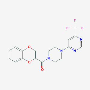molecular formula C18H17F3N4O3 B2831555 (2,3-Dihydrobenzo[b][1,4]dioxin-2-yl)(4-(6-(trifluoromethyl)pyrimidin-4-yl)piperazin-1-yl)methanone CAS No. 2034408-06-3