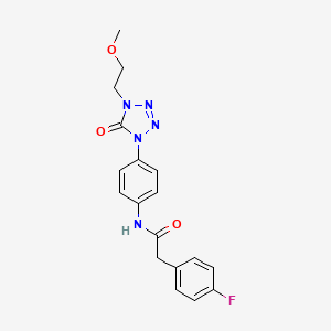 molecular formula C18H18FN5O3 B2831893 2-(4-fluorophenyl)-N-(4-(4-(2-methoxyethyl)-5-oxo-4,5-dihydro-1H-tetrazol-1-yl)phenyl)acetamide CAS No. 1396805-85-8