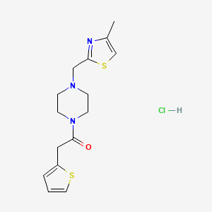 1-(4-((4-Methylthiazol-2-yl)methyl)piperazin-1-yl)-2-(thiophen-2-yl)ethanone hydrochloride