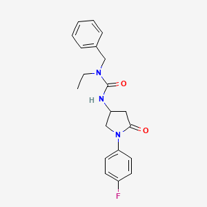molecular formula C20H22FN3O2 B2832791 1-苄基-1-乙基-3-[1-(4-氟苯基)-5-氧代吡咯啉-3-基]脲 CAS No. 894036-98-7