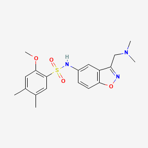 molecular formula C19H23N3O4S B2832918 N-{3-[(dimethylamino)methyl]-1,2-benzoxazol-5-yl}-2-methoxy-4,5-dimethylbenzene-1-sulfonamide CAS No. 2380056-82-4