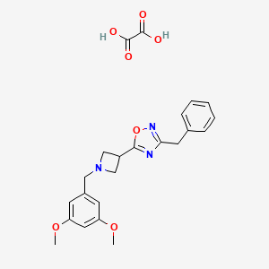 molecular formula C23H25N3O7 B2832959 3-Benzyl-5-(1-(3,5-dimethoxybenzyl)azetidin-3-yl)-1,2,4-oxadiazole oxalate CAS No. 1396678-66-2