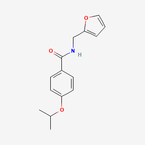 molecular formula C15H17NO3 B2833106 N-(furan-2-ylmethyl)-4-propan-2-yloxybenzamide CAS No. 505067-67-4