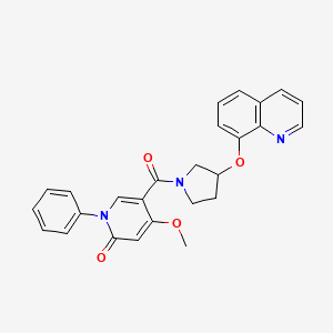 molecular formula C26H23N3O4 B2833340 4-methoxy-1-phenyl-5-(3-(quinolin-8-yloxy)pyrrolidine-1-carbonyl)pyridin-2(1H)-one CAS No. 1903269-36-2
