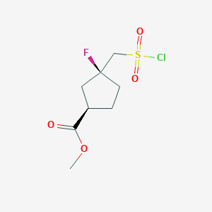 molecular formula C8H12ClFO4S B2834941 甲基(1R,3S)-3-(氯磺酰甲基)-3-氟环戊烷-1-羧酸乙酯 CAS No. 2361609-74-5