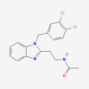 molecular formula C18H17Cl2N3O B2835939 N-[2-[1-[(3,4-dichlorophenyl)methyl]benzimidazol-2-yl]ethyl]acetamide CAS No. 876883-59-9