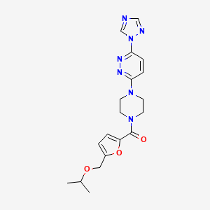 molecular formula C19H23N7O3 B2836955 (4-(6-(1H-1,2,4-三唑-1-基)吡啶并[3-yl]哌嗪-1-基)(5-(异丙氧基甲基)呋喃-2-基)甲酮 CAS No. 2034483-71-9