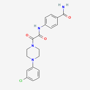 4-(2-(4-(3-Chlorophenyl)piperazin-1-yl)-2-oxoacetamido)benzamide