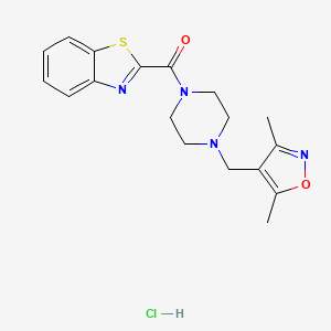 molecular formula C18H21ClN4O2S B2837768 Benzo[d]thiazol-2-yl(4-((3,5-dimethylisoxazol-4-yl)methyl)piperazin-1-yl)methanone hydrochloride CAS No. 1351647-03-4