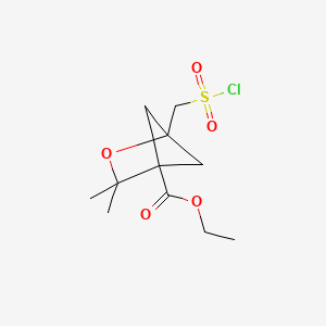 B2838879 Ethyl 1-((chlorosulfonyl)methyl)-3,3-dimethyl-2-oxabicyclo[2.1.1]hexane-4-carboxylate CAS No. 2230798-16-8