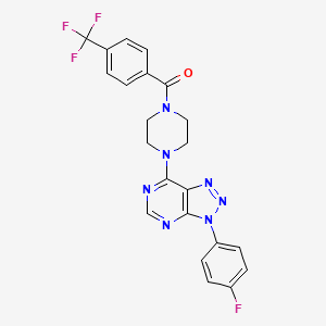 molecular formula C22H17F4N7O B2839775 (4-(3-(4-fluorophenyl)-3H-[1,2,3]triazolo[4,5-d]pyrimidin-7-yl)piperazin-1-yl)(4-(trifluoromethyl)phenyl)methanone CAS No. 923512-55-4