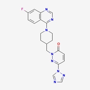 2-{[1-(7-fluoroquinazolin-4-yl)piperidin-4-yl]methyl}-6-(1H-1,2,4-triazol-1-yl)-2,3-dihydropyridazin-3-one