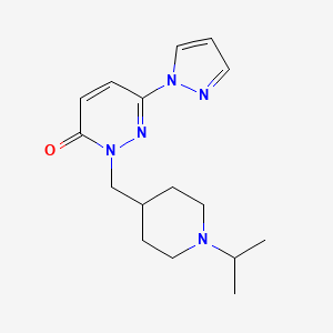 molecular formula C16H23N5O B2840664 2-{[1-(异丙基哌啶-4-基)甲基]-6-(1H-吡唑-1-基)-2,3-二氢吡啶-3-酮 CAS No. 2097928-92-0