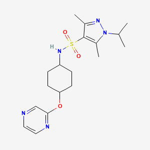 molecular formula C18H27N5O3S B2842108 1-异丙基-3,5-二甲基-N-((1r,4r)-4-(吡啶-2-氧基)环己基)-1H-吡唑-4-磺酰胺 CAS No. 2034224-03-6