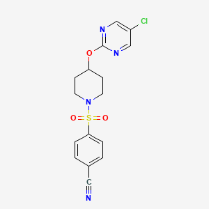 molecular formula C16H15ClN4O3S B2842561 4-[4-(5-Chloropyrimidin-2-yl)oxypiperidin-1-yl]sulfonylbenzonitrile CAS No. 2415621-65-5