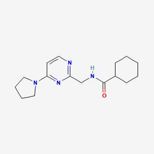 molecular formula C16H24N4O B2842626 N-((4-(pyrrolidin-1-yl)pyrimidin-2-yl)methyl)cyclohexanecarboxamide CAS No. 1796991-89-3