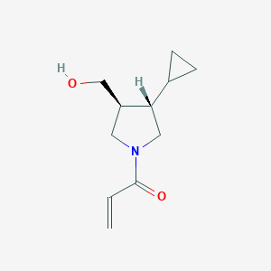 1-[(3S,4S)-3-Cyclopropyl-4-(hydroxymethyl)pyrrolidin-1-yl]prop-2-en-1-one