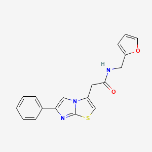 molecular formula C18H15N3O2S B2843231 N-[(furan-2-yl)methyl]-2-{6-phenylimidazo[2,1-b][1,3]thiazol-3-yl}acetamide CAS No. 897459-17-5