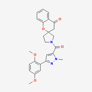 1'-(3-(2,5-dimethoxyphenyl)-1-methyl-1H-pyrazole-5-carbonyl)spiro[chroman-2,3'-pyrrolidin]-4-one