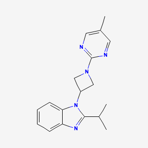 molecular formula C18H21N5 B2843573 1-[1-(5-Methylpyrimidin-2-yl)azetidin-3-yl]-2-propan-2-ylbenzimidazole CAS No. 2415502-79-1