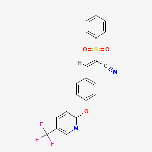 molecular formula C21H13F3N2O3S B2843778 (E)-2-(苯磺酰)-3-[4-[5-(三氟甲基)吡啶-2-基]氧基苯基]丙-2-烯-2-腈 CAS No. 1025568-00-6