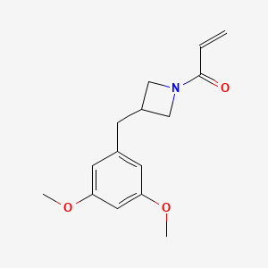 1-[3-[(3,5-Dimethoxyphenyl)methyl]azetidin-1-yl]prop-2-en-1-one