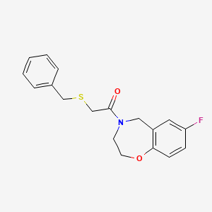 molecular formula C18H18FNO2S B2844927 2-(benzylthio)-1-(7-fluoro-2,3-dihydrobenzo[f][1,4]oxazepin-4(5H)-yl)ethanone CAS No. 2034204-20-9
