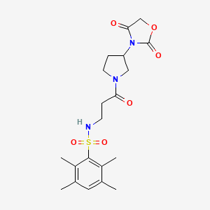 molecular formula C20H27N3O6S B2845101 N-(3-(3-(2,4-二氧代噁唑啉-3-基)吡咯烷-1-基)-3-氧代丙基)-2,3,5,6-四甲基苯磺酰胺 CAS No. 2034383-56-5