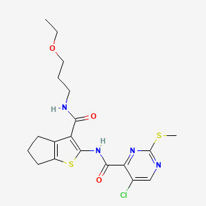 molecular formula C19H23ClN4O3S2 B2845470 5-chloro-N-[3-(3-ethoxypropylcarbamoyl)-5,6-dihydro-4H-cyclopenta[b]thiophen-2-yl]-2-methylsulfanylpyrimidine-4-carboxamide CAS No. 832687-26-0
