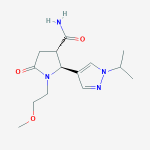 B2846534 (2S,3S)-1-(2-Methoxyethyl)-5-oxo-2-(1-propan-2-ylpyrazol-4-yl)pyrrolidine-3-carboxamide CAS No. 2059913-53-8