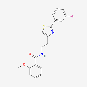 B2846548 N-[2-[2-(3-fluorophenyl)-1,3-thiazol-4-yl]ethyl]-2-methoxybenzamide CAS No. 933230-73-0