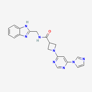 molecular formula C19H18N8O B2846683 N-((1H-苯并[d]咪唑-2-基)甲基)-1-(6-(1H-咪唑-1-基)嘧啶-4-基)氮杂环丙酮-3-甲酰胺 CAS No. 2034230-01-6