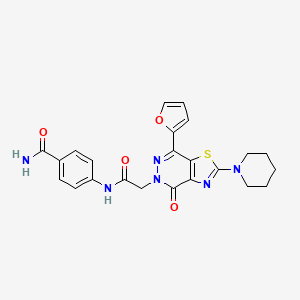 molecular formula C23H22N6O4S B2846979 4-(2-(7-(呋喃-2-基)-4-氧代-2-(哌啶-1-基)噻唑啉-5(4H)-基)乙酰氨基)苯甲酰胺 CAS No. 1105208-53-4