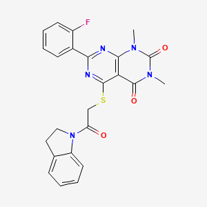 molecular formula C24H20FN5O3S B2847677 7-(2-fluorophenyl)-5-((2-(indolin-1-yl)-2-oxoethyl)thio)-1,3-dimethylpyrimido[4,5-d]pyrimidine-2,4(1H,3H)-dione CAS No. 872842-78-9