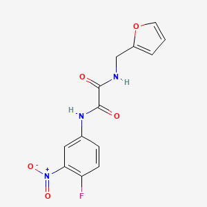 B2847937 N1-(4-fluoro-3-nitrophenyl)-N2-(furan-2-ylmethyl)oxalamide CAS No. 899978-40-6