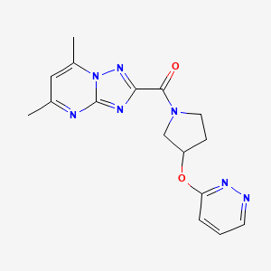 molecular formula C16H17N7O2 B2848597 (5,7-Dimethyl-[1,2,4]triazolo[1,5-a]pyrimidin-2-yl)(3-(pyridazin-3-yloxy)pyrrolidin-1-yl)methanone CAS No. 2034279-80-4