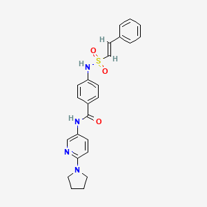 molecular formula C24H24N4O3S B2848699 4-[[（E）-2-苯乙烯基]磺酰氨基]-N-(6-吡咯烷-1-基吡啶-3-基)苯甲酰胺 CAS No. 1090882-44-2