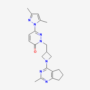 6-(3,5-dimethyl-1H-pyrazol-1-yl)-2-[(1-{2-methyl-5H,6H,7H-cyclopenta[d]pyrimidin-4-yl}azetidin-3-yl)methyl]-2,3-dihydropyridazin-3-one