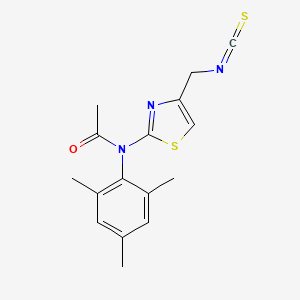 molecular formula C16H17N3OS2 B2850292 N-[4-(isothiocyanatomethyl)-1,3-thiazol-2-yl]-N-(2,4,6-trimethylphenyl)acetamide CAS No. 790681-63-9