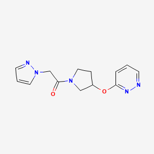 molecular formula C13H15N5O2 B2851142 2-(1H-pyrazol-1-yl)-1-(3-(pyridazin-3-yloxy)pyrrolidin-1-yl)ethanone CAS No. 2034451-71-1