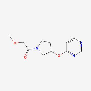 molecular formula C11H15N3O3 B2851918 2-Methoxy-1-(3-(pyrimidin-4-yloxy)pyrrolidin-1-yl)ethanone CAS No. 2034327-84-7