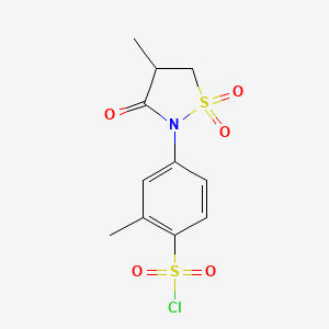 2-Methyl-4-(4-methyl-1,1,3-trioxo-1$l^{6},2-thiazolidin-2-yl)benzene-1-sulfonyl chloride