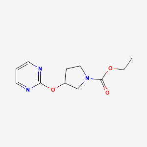 molecular formula C11H15N3O3 B2853595 3-(嘧啶-2-氧基)吡咯烷-1-甲酸乙酯 CAS No. 2034325-94-3
