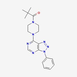 molecular formula C19H23N7O B2854073 2,2-dimethyl-1-(4-(3-phenyl-3H-[1,2,3]triazolo[4,5-d]pyrimidin-7-yl)piperazin-1-yl)propan-1-one CAS No. 920262-04-0